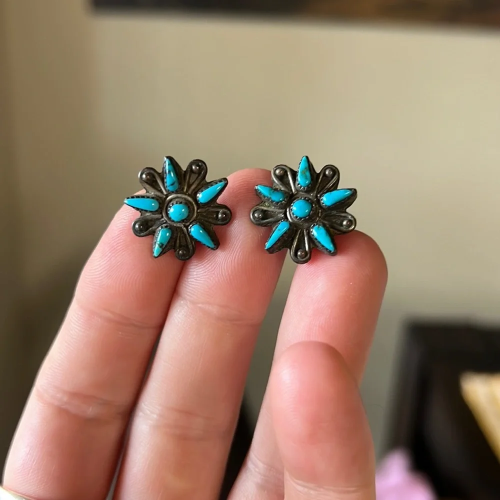 Vintage Southwestern Sterling Silver and Turquoise Screw Back Earrings - Picture 1 of 5